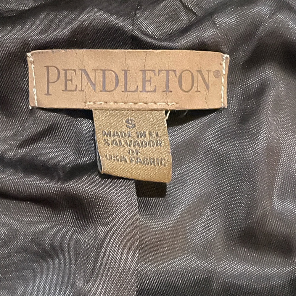 Pendleton Patterned Wool Blanket Vest in Pink, Cream & Brown - Picture 2 of 3